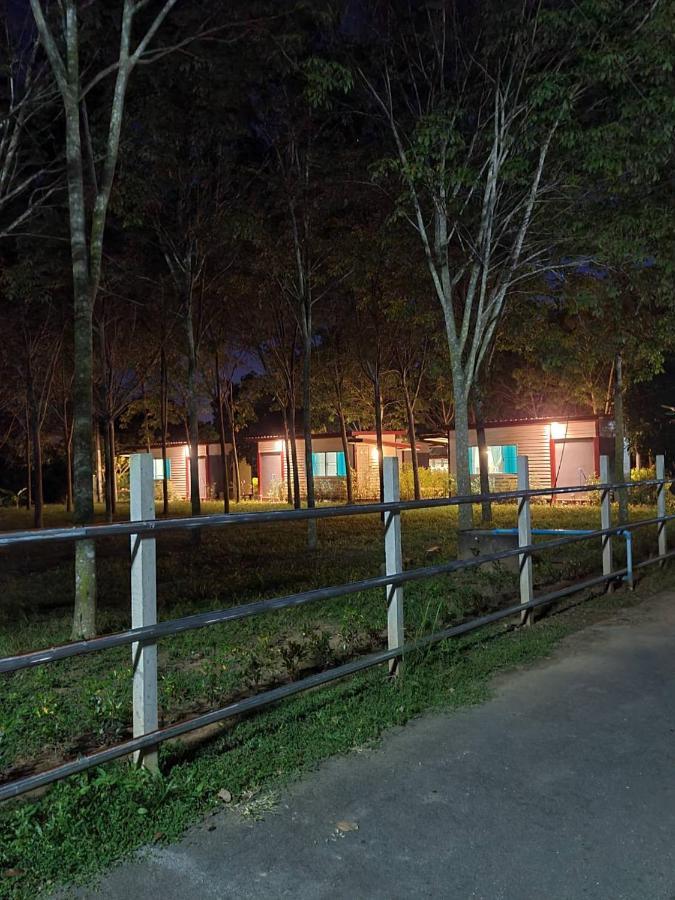 Sameikei Homestay Phrae Exteriör bild