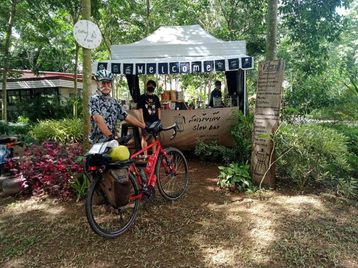 Sameikei Homestay Phrae Exteriör bild
