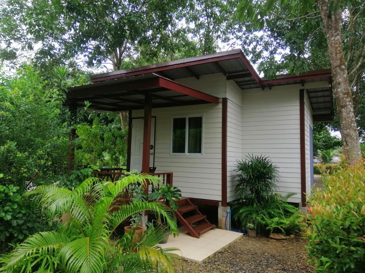 Sameikei Homestay Phrae Exteriör bild